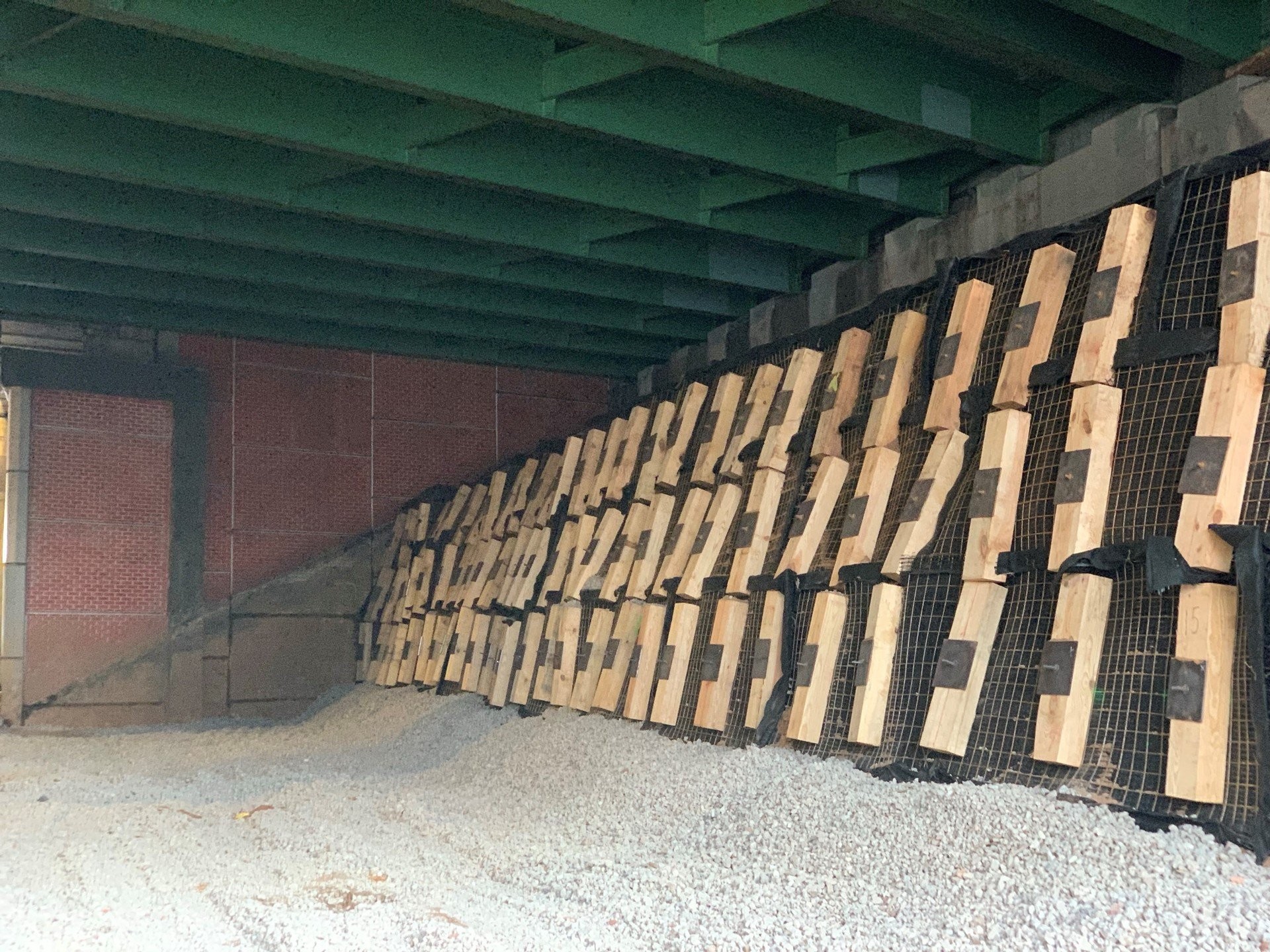 Case Study - I-278 Bridge Rehabilitation 05 The old deck was demolished and a degree of stabilisation was required for the abutments once the new deck was in position