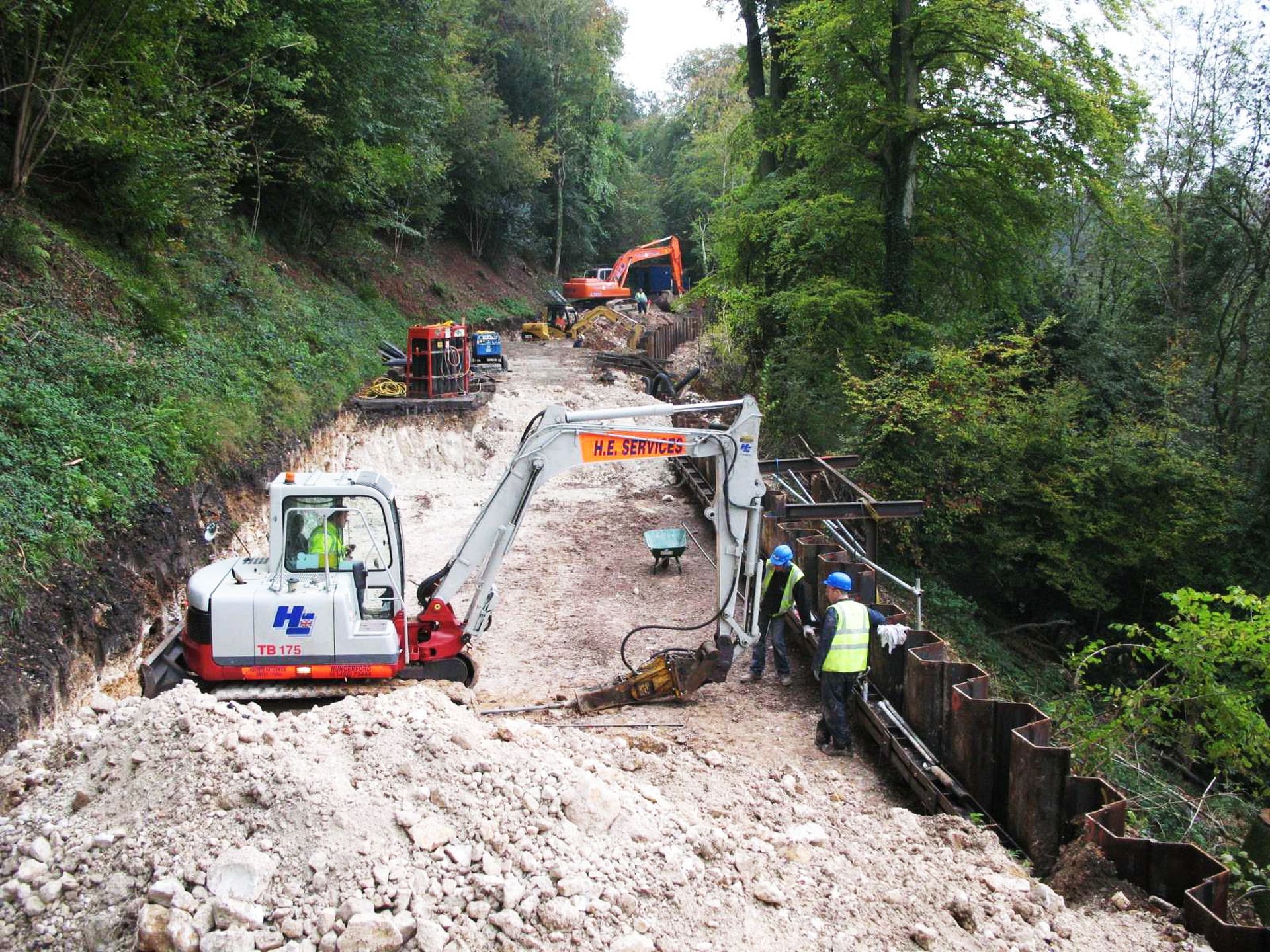 Stoner Hill, Steep, Nr Petersfield 021 The old deck was demolished and a degree of stabilisation was required for the abutments once the new deck was in position