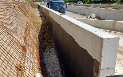 M351 - Strasbourg (17) Earth anchors on slope next to the M351 with concrete wall for drainage basin