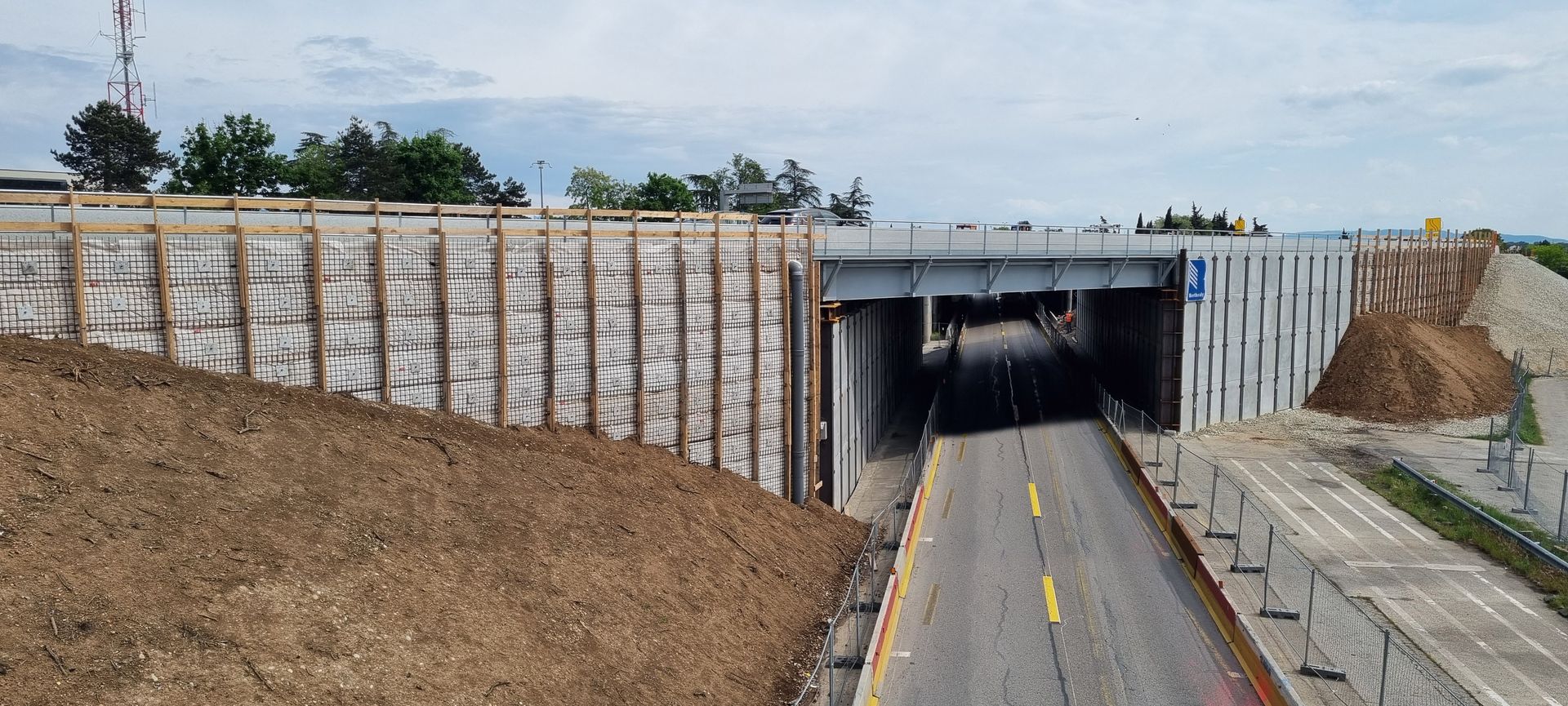 4 - A7, Berthouly (1) Clean Bridge abutments supported using Platipus Earth Anchors