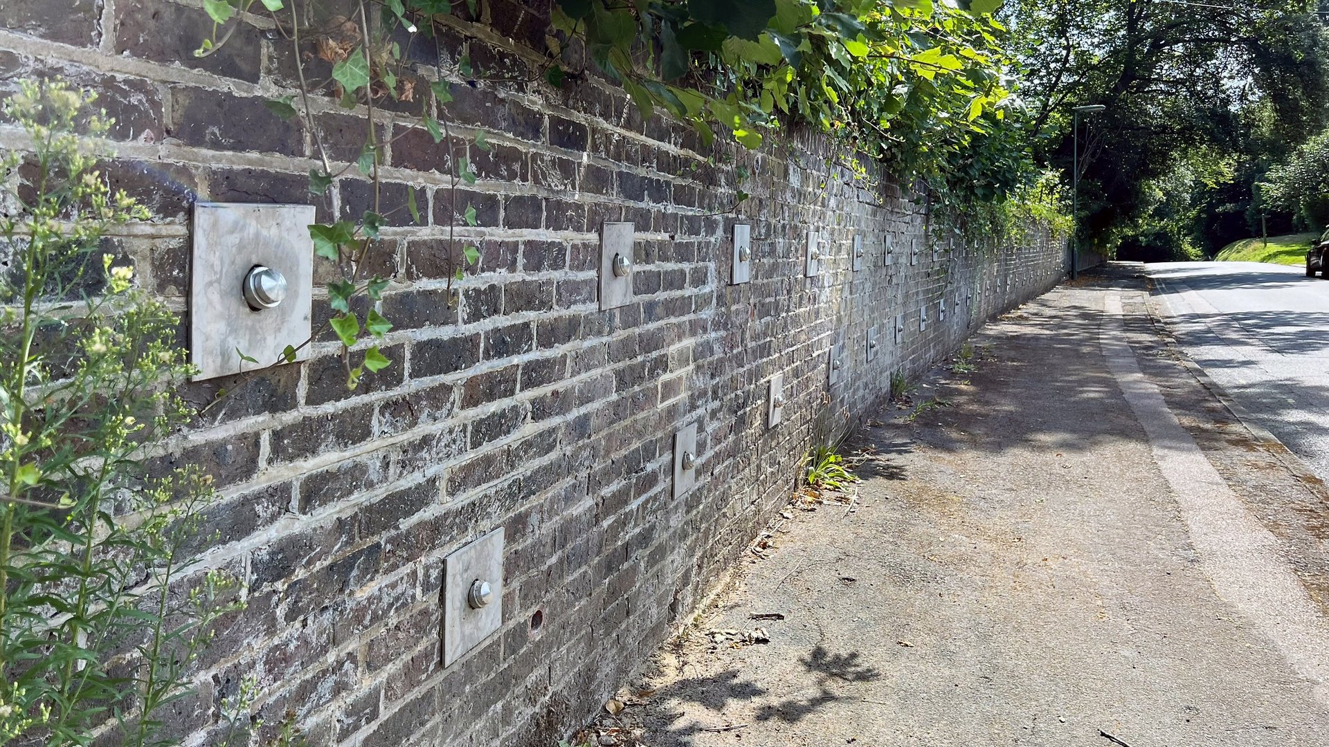 Linkfield Street, Redhill - 77 - Enhanced Brick retaining wall remediated with earth anchors